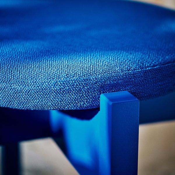 Стол и 2 стула, сосна/KnAbAck неоново-синего цвета, 70x70 см. IKEA PS 2026 / 896.343.91