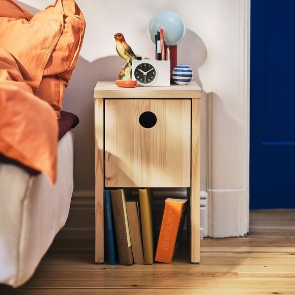 Приліжкова тумба, сосна з дверцятами на петлях, 30x30x50 см IKEA PS 2026 / 606.199.42
